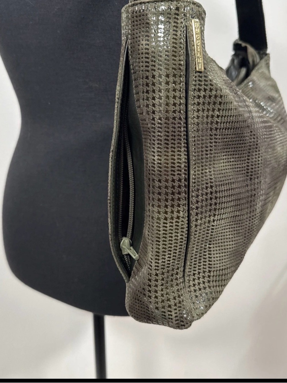 Marco Buggiani Italy Textured Leather Shoulder Bag, Hidden Exterior Pocket - Picture 3 of 7